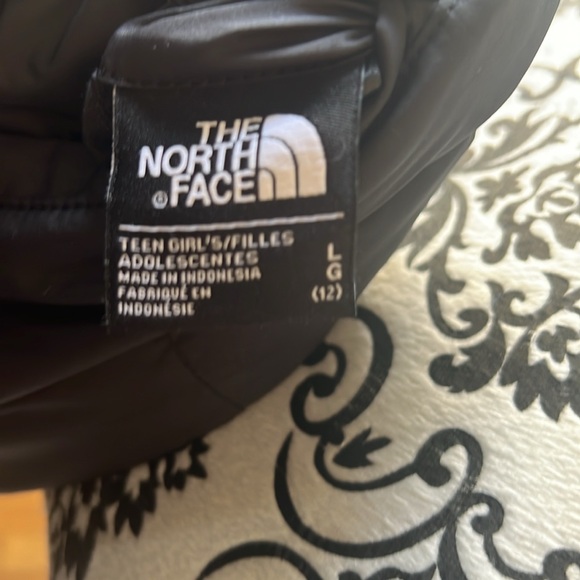 Girls size Large (12) North Face Reversible Jacket - Picture 12 of 12